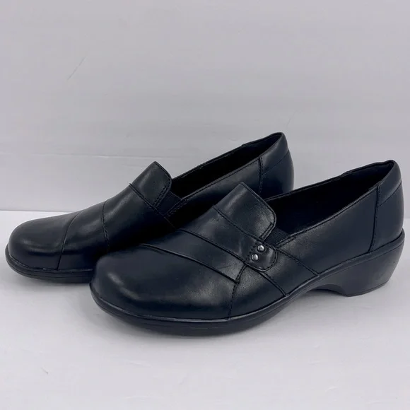 CLARKS, ULTIMATE COMFORT TECHNOLOGY, WOMEN’S MAY MARIGOLD BLACK SLIP-ONS, SIZE 8 - Picture 2 of 13